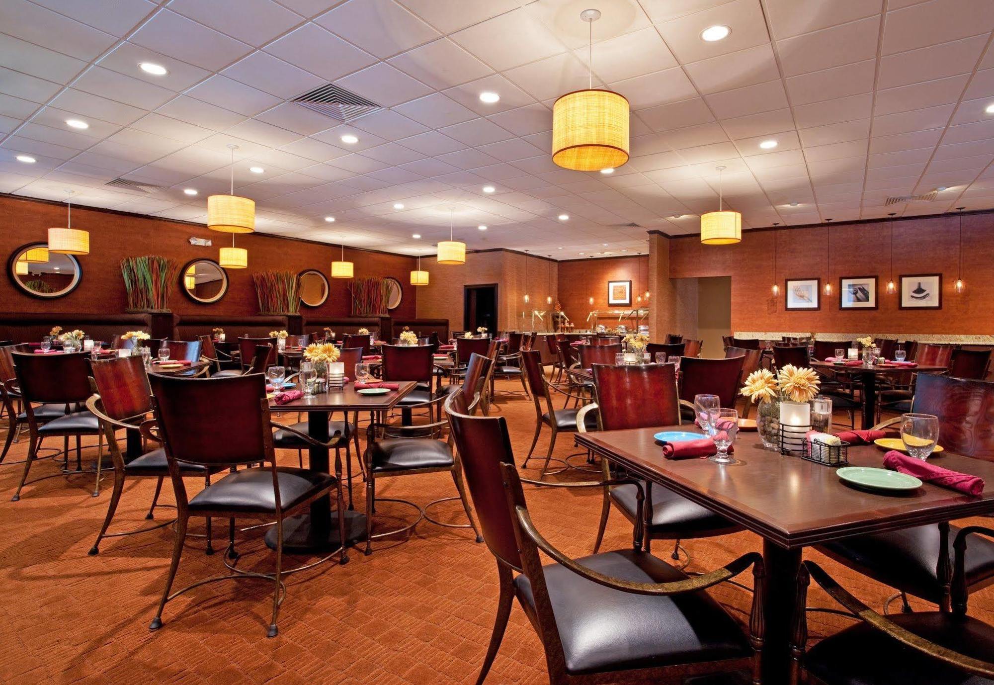 Best Western Plus Strongsville Cleveland Esterno foto